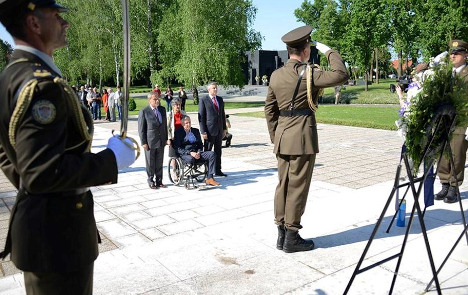 Polaganje vijenca na Spomenik narodnim herojima u povodu 70. obljetnice oslobođenja Grada Zagreba 8. svibnja 1945.